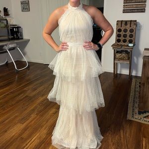 NWT Bella & Bloom Boutique 3-tiered fitted dress with lace, size medium